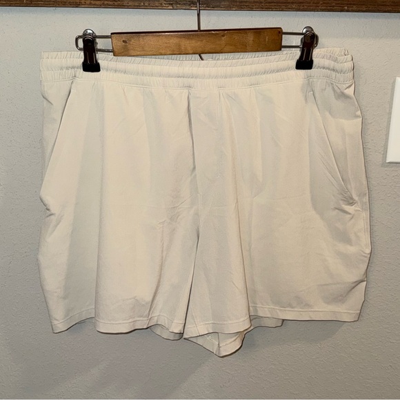 Lululemon Pace Breaker Linerless Short 5' Natural Ivory Size XL - Picture 7 of 15